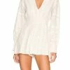 Budget ❤️ Alice + Olivia Darla Romper in Off White for 👩 women ⭐ -Alice + Olivia Sales 57dc03dcc1c2481aa3623f6a84329abb 1080x